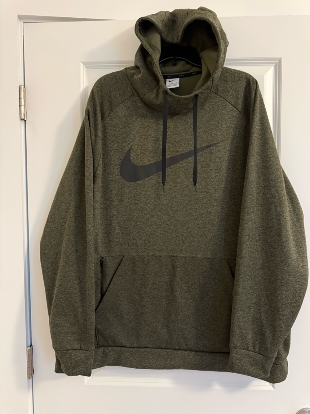 NWOT Nike ThermaFit Men's Olive Hoodie with Black Swoosh, size XXL, never worn